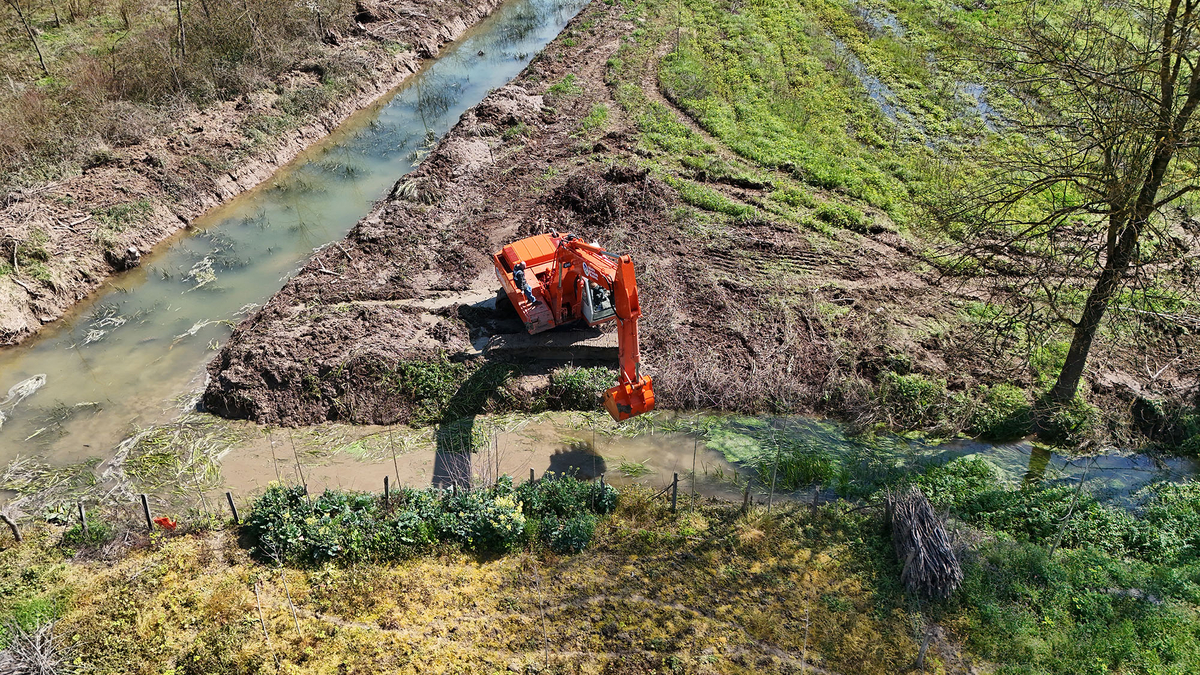Büyükşehirden 16 ilçede kapsamlı drenaj ve kanal temizliği