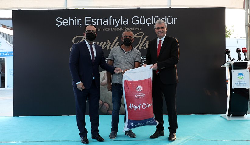 Büyükşehir’den 2042 esnafa 40 ton çay hibe