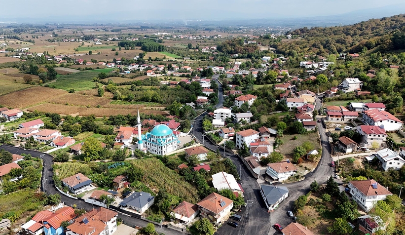 buyuksehirden-akyazi-da-3-mahalle-de-asfalt-calismasiderxoeh0d0