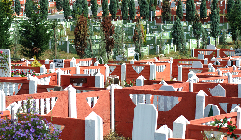 buyuksehirden-bayram-arifesinde-mezarliklara-ucretsiz-ulasimejjcrfh2ak