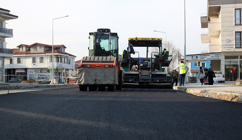 Büyükşehir’den o caddeye 2 günde 4 bin ton asfalt