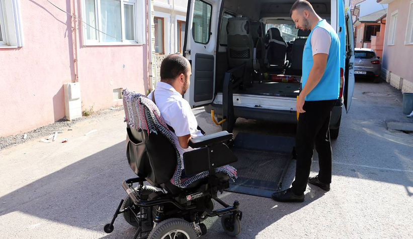 Büyükşehir’den özel gereksinimli vatandaşlara ulaşım desteği