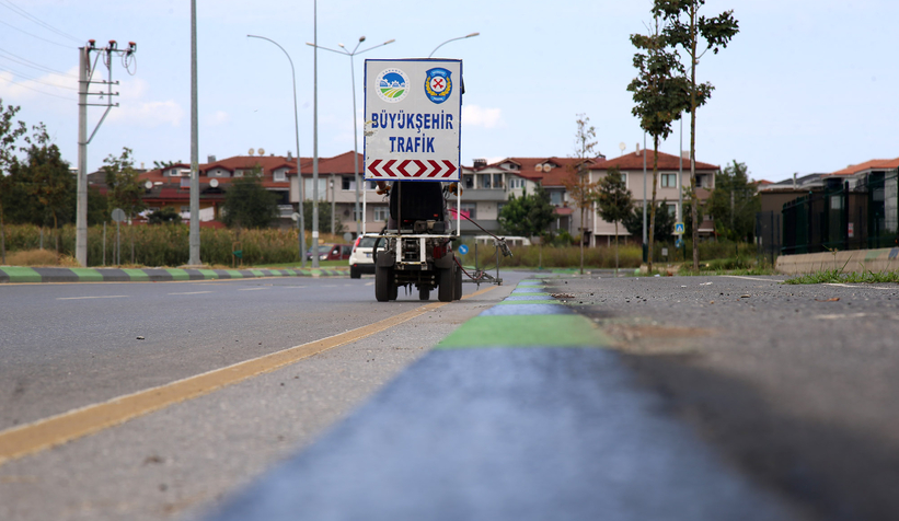 Büyükşehir’den şehrin önemli güzergâhlarına estetik dokunuş