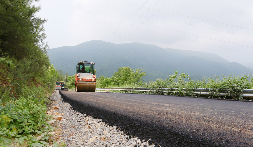 Büyükşehir’den yoğun asfalt mesaisi