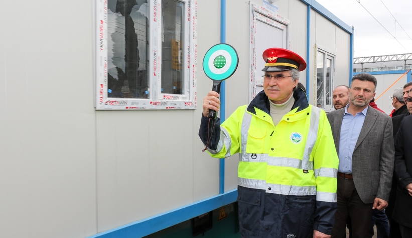 Büyükşehirin 40 konteyneri daha deprem bölgesine gönderildi
