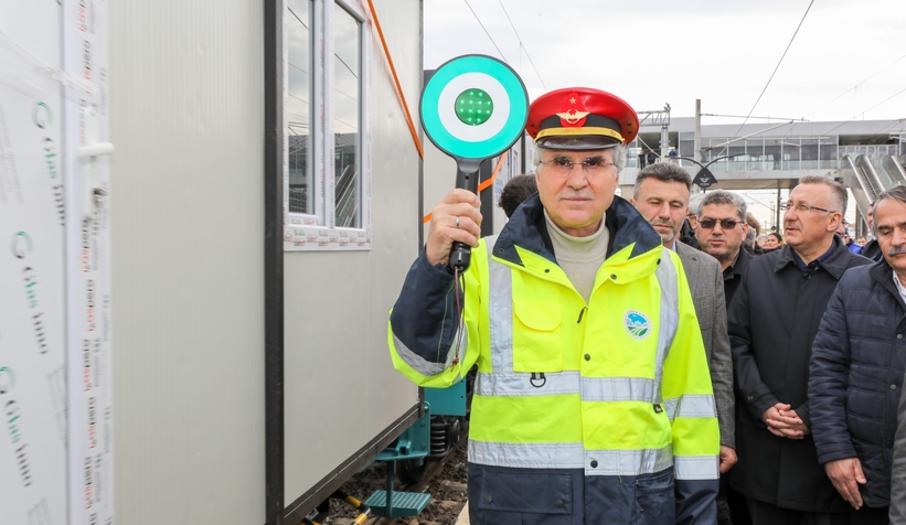 Büyükşehirin 40 konteyneri daha deprem bölgesine gönderildi