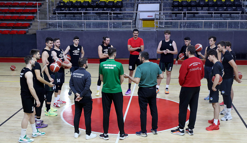 Büyükşehir’in dev adamları parkeye iniyor