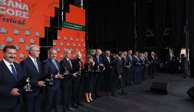 Büyükşehir’in gençlik projesine ödül