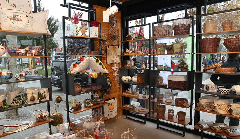 Büyükşehir’in Hanımeli Pazarı hizmete açıldı