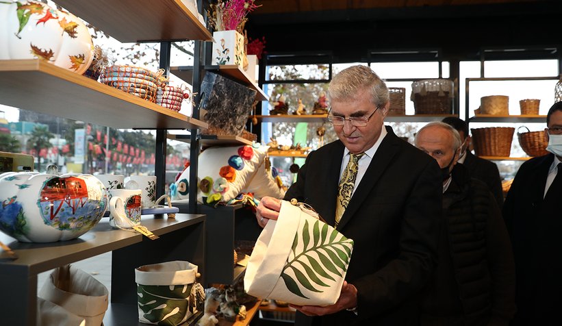 Büyükşehir’in Hanımeli Pazarı hizmete açıldı