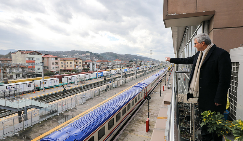 Büyükşehirin hazırladığı 250 konteyner deprem bölgesine gönderildi
