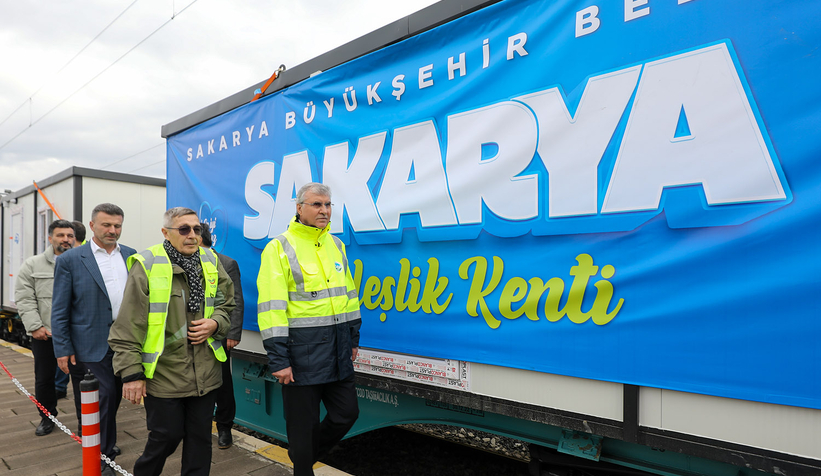 Büyükşehirin hazırladığı 250 konteyner deprem bölgesine gönderildi