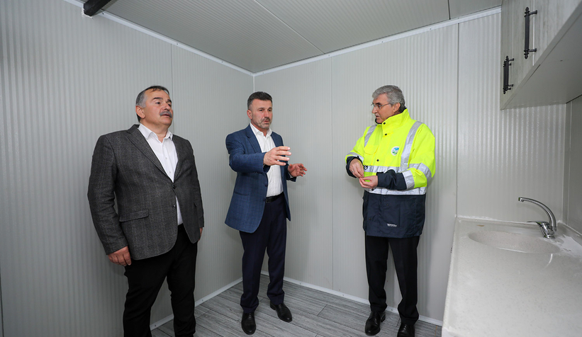 Büyükşehirin hazırladığı 250 konteyner deprem bölgesine gönderildi