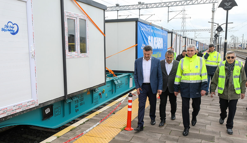 Büyükşehirin hazırladığı 250 konteyner deprem bölgesine gönderildi