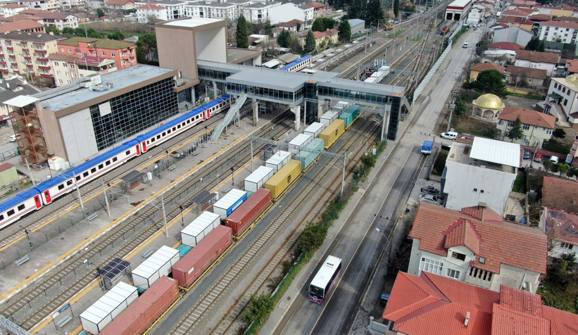Büyükşehirin hazırladığı 250 konteyner deprem bölgesine gönderildi