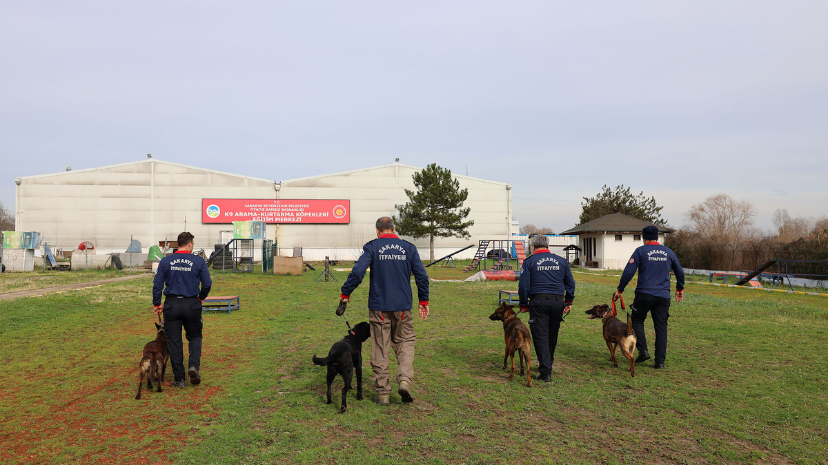 Büyükşehirin K9 Arama Kurtarma köpekleri göreve hazır