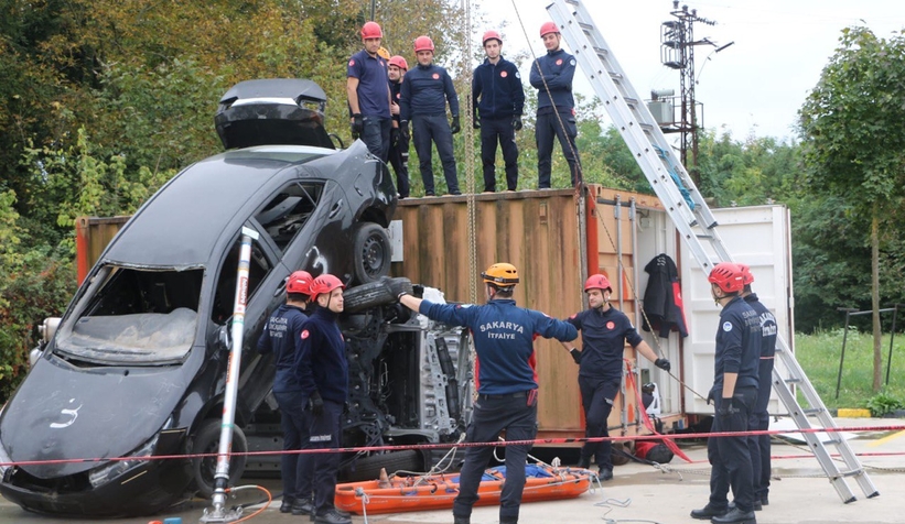 Büyükşehir’in kurtarma timleri eğitimlerini sürdürüyor