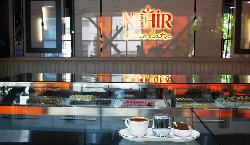 Büyükşehirin markası Nehir Çikolatası vitrinlerde satışta