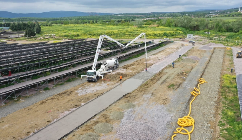 Büyükşehirin projesinde son paneller kuruluyor
