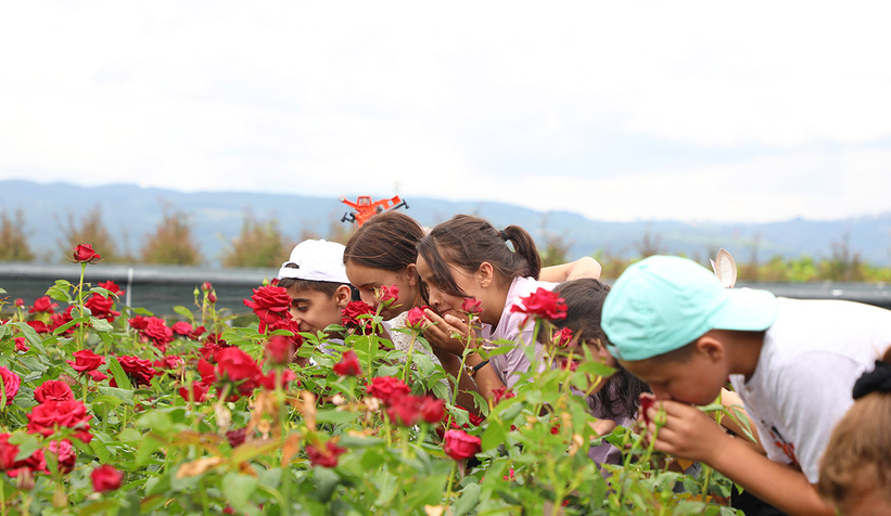 Büyükşehir’in tarım projeleri ile öğrencilere toprak bilinci aşılanıyor