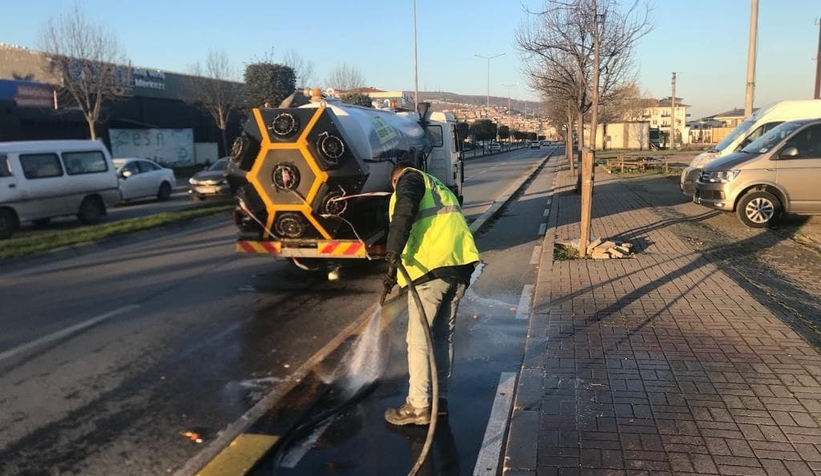 Büyükşehirle caddeler ve bisiklet yolları pırıl pırıl
