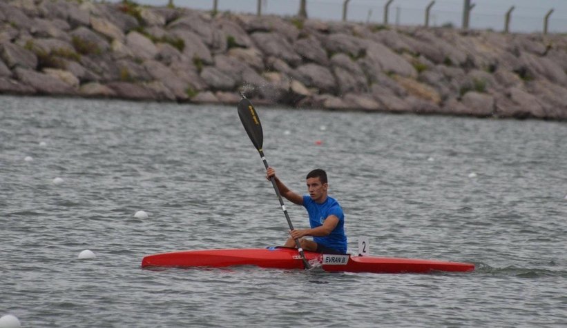 Büyükşehirli kanocular Ordu'dan başarıyla döndü