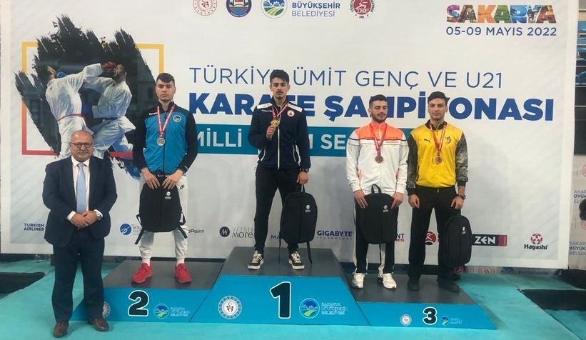 Büyükşehirli karateciler şampiyonaya damga vurdu