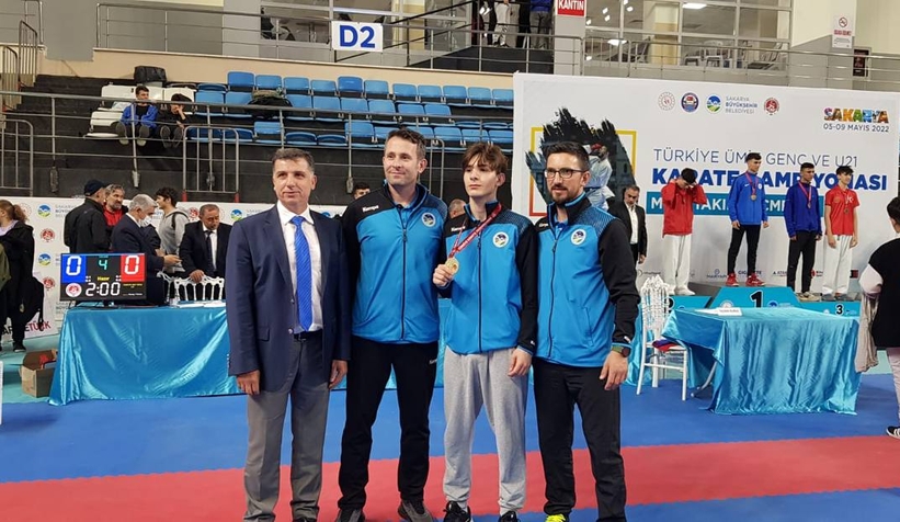 Büyükşehirli karateciler şampiyonaya damga vurdu