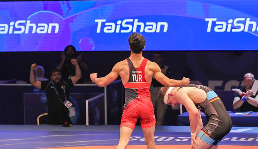 Büyükşehirli Muhammet Sakarya’nın adını tarihe yazdırdı