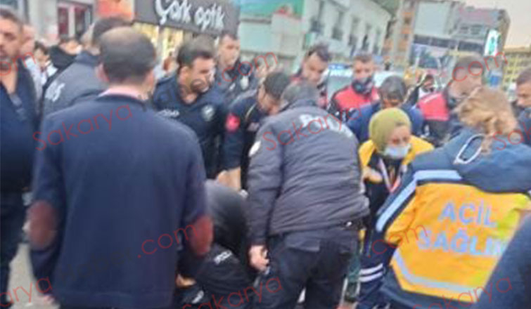 cadde-de-olay-bir-polis-duserek-yaralandi-rhlgd1hyct