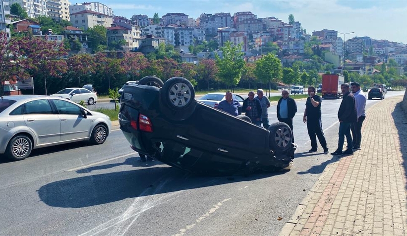 Cadde ortasında takla attı