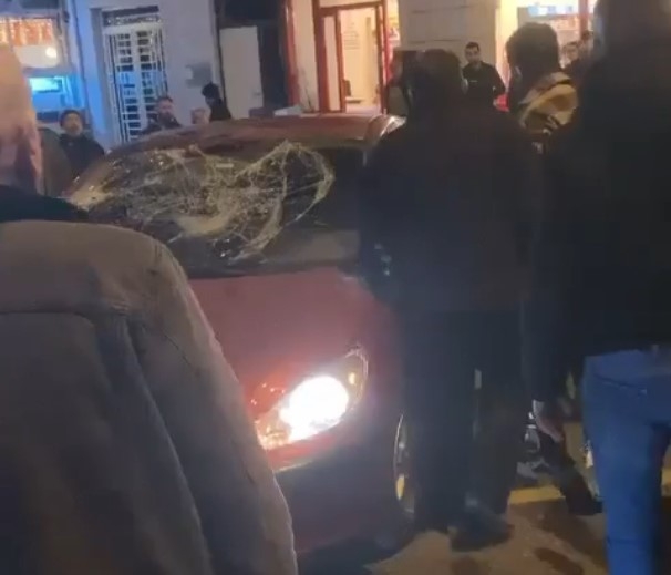 Cadde savaş alanına döndü: 2 yaralı