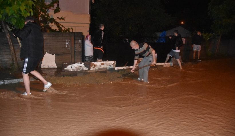 cadde-ve-sokaklar-gole-donduzup4azgwtk