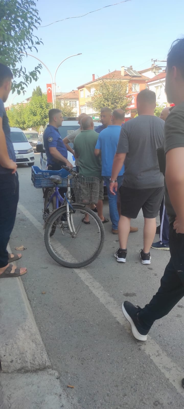 Caddede gerginlik polis müdahale etti