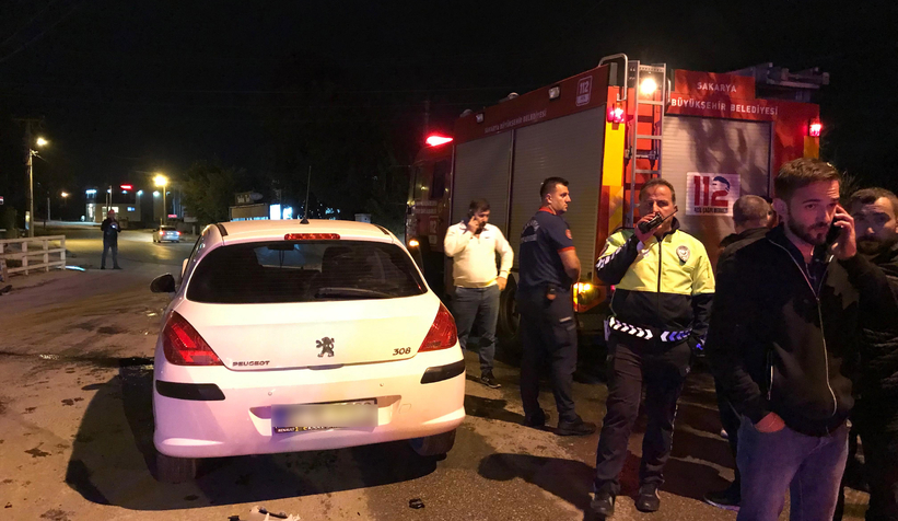 Caddede iki araç çarpıştı: 2 yaralı