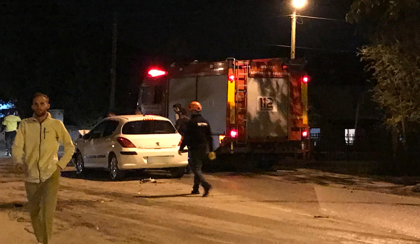 Caddede iki araç çarpıştı: 2 yaralı