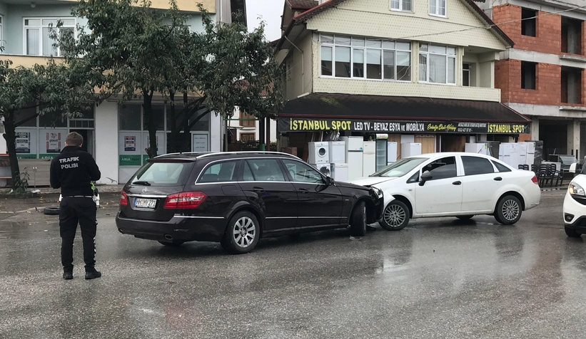 caddede-kafa-kafaya-carpistilar-1-yaralitvnuuzljuk