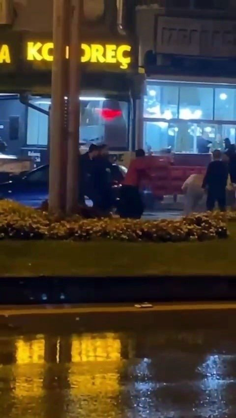 Caddede meydan savaşı