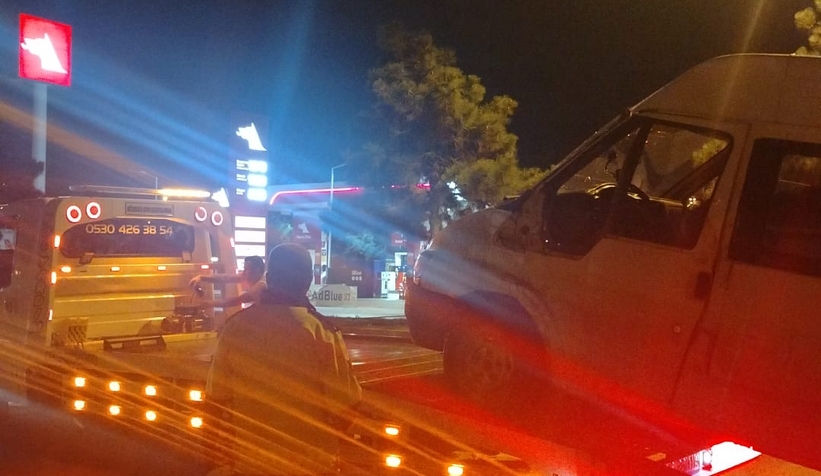 caddede-minibus-devrilditu9bymi2zf