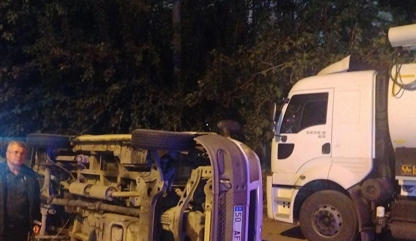 caddede-minibus-devrilditu9bymi2zf
