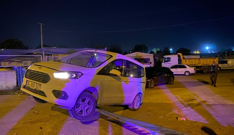 Çaldığı kamyonla dehşet saçtı, 10 aracı biçti