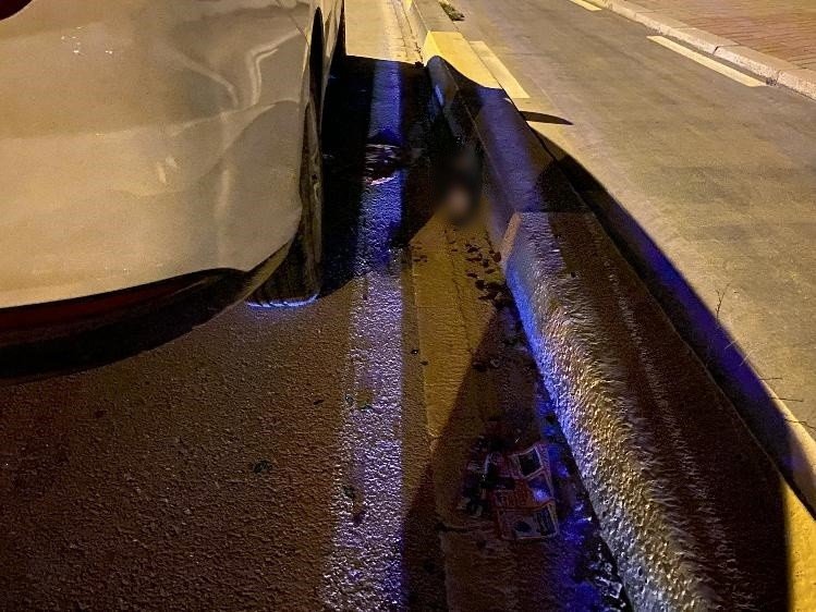 Çaldığı kamyonla dehşet saçtı, 10 aracı biçti