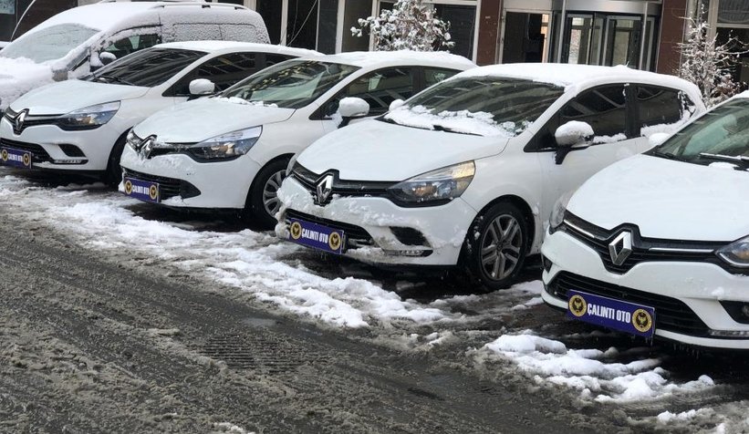 Çaldıkları araçları açık arttırmada sattılar