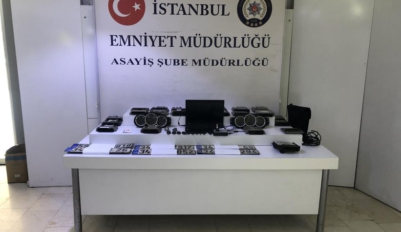 Çaldıkları araçları açık arttırmada sattılar