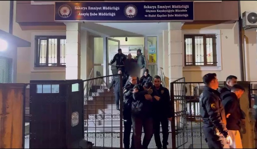 caldiklari-icecekleri-depoya-indirirken-yakalandilarczrwrenvnd