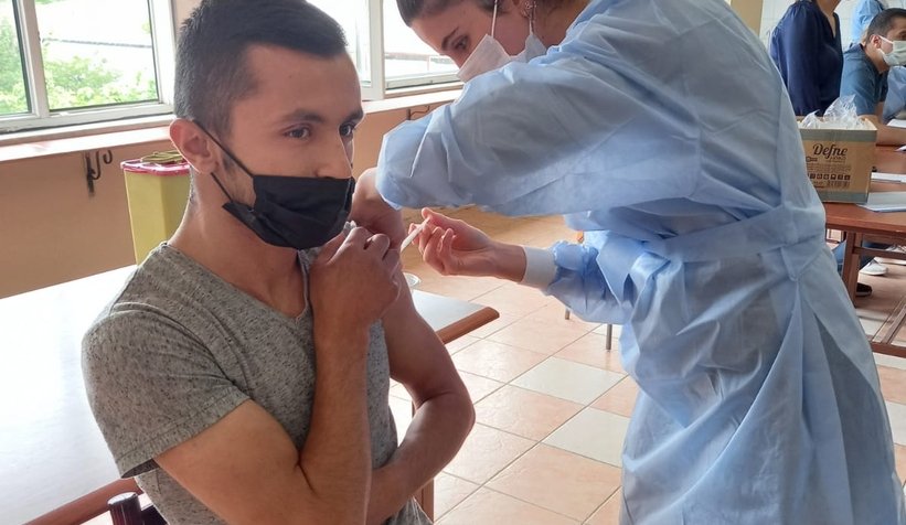 Çalışanlara fabrikada aşı hizmeti başladı