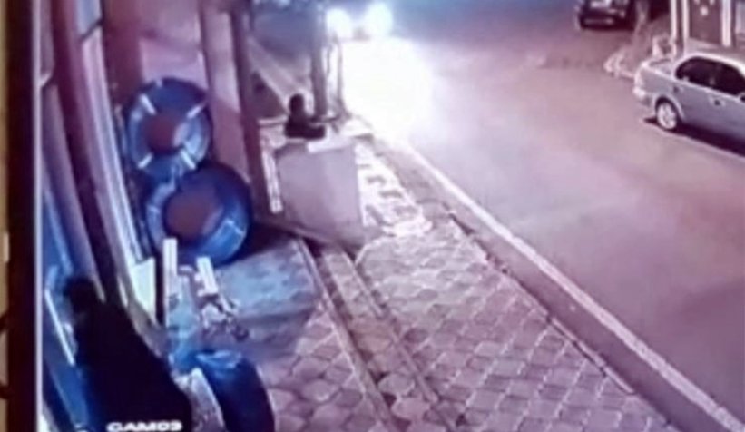 Cam kapıyı fark edemeyince olanlar oldu