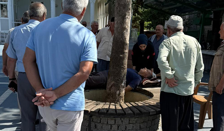 cami-bahcesinde-yurekleri-agza-getiren-anlarzknzme5wdw