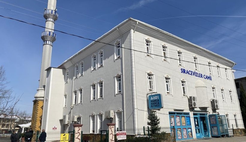 Cami cemaatinden pankartlı protesto