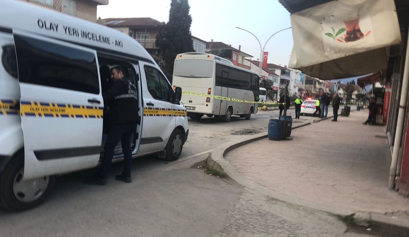 cami-cikisinda-midibusun-carptigi-yasli-adam-agir-yaralandic2q5q24rsl